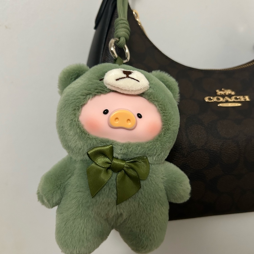 Lulu the Piggy Vintage Teddy Shop Series Pendant - Courageous Teddy